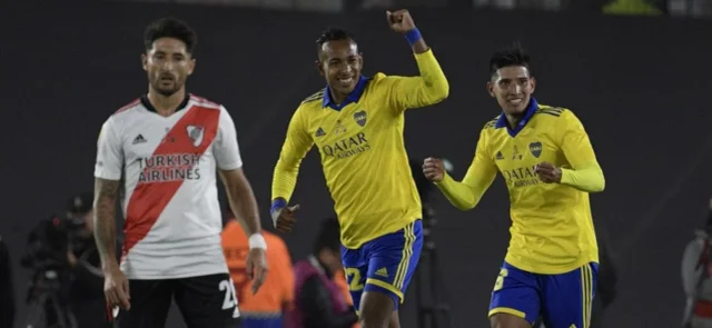 Sebastián Villa marcó el gol del triunfo / AFP