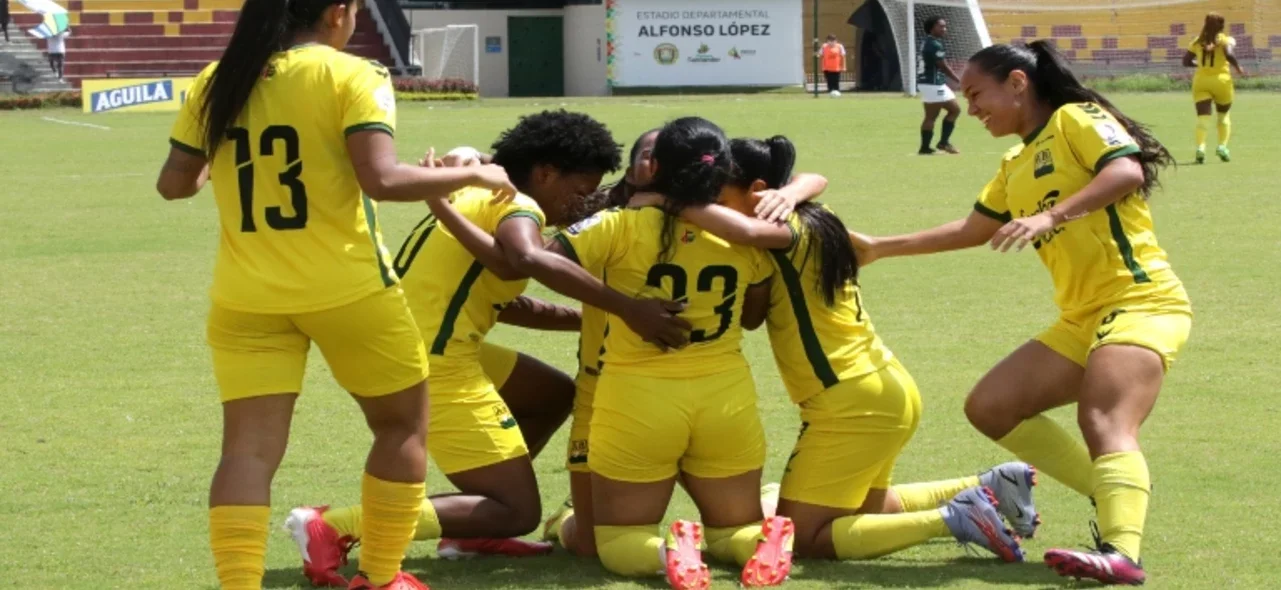 Triunfo de Bucaramanga -Copyright VizzorImage / Jaime Moreno