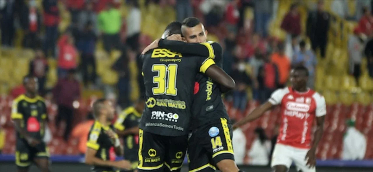 Santa Fe salió de los 8/ Vizzorimage