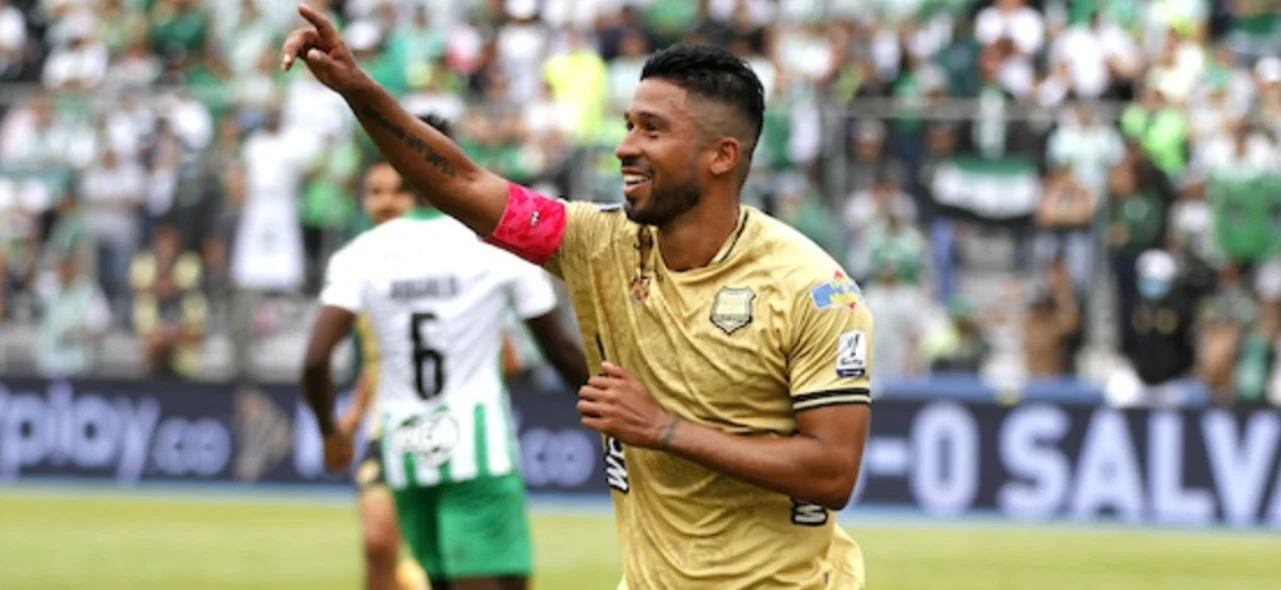 Nacional se mantuvo líder/ Vizzorimage