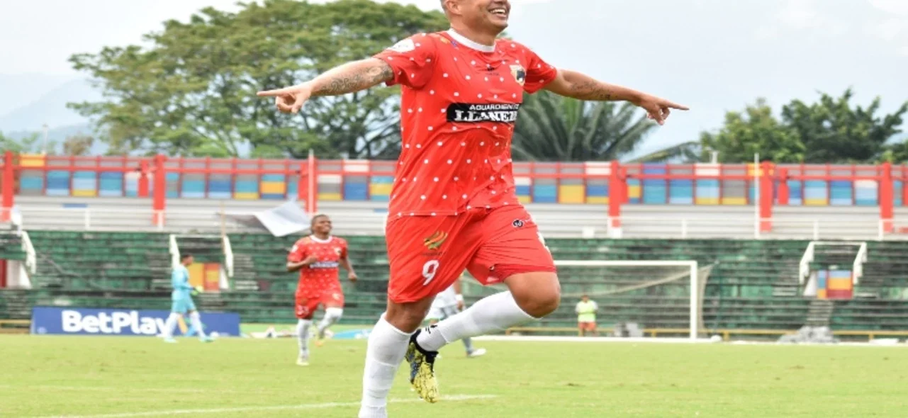 Mira el gol de Llaneros frente a Leones - VizzorImage / Juan Herrera