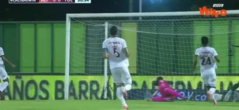 Angulo envió el balón a las nubes