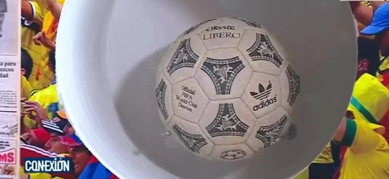 Balón con el que Freddy Rincón marcó el gol en el Mundial de Italia 90.