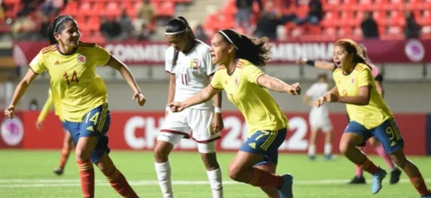 Gisela Robledo marcó doblete en la victoria de Colombia. / Foto: FCF