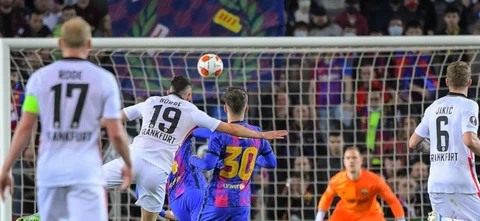 Momento del gol de Borré ante Barcelona / Foto AFP
