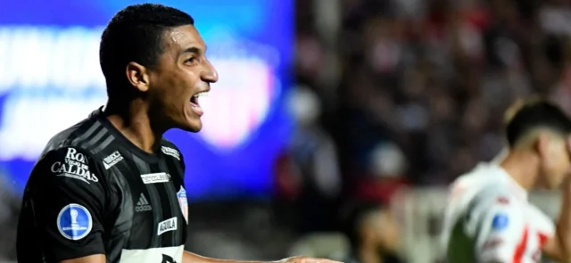 Junior busca el triunfo frente a Fluminense / AFP