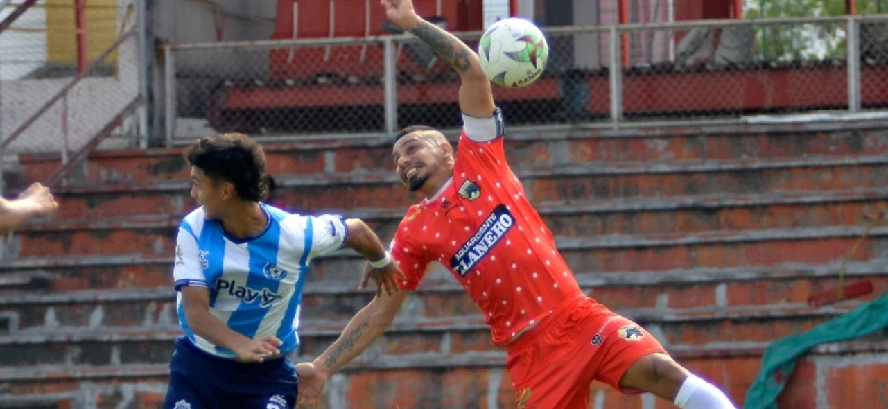 Llaneros y Real Santander empataron 2-2. Foto: VizzorImage / Juan Herrera