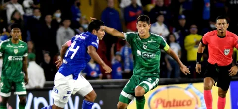 Mackalister en duelo con Pablo Lima / Foto VizzorImage