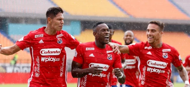 Independiente Medellín y Atlético Nacional se enfrentan por la Liga BetPlay. Foto: VizzorImage / Donaldo Zuluaga