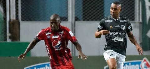 América y un balance positivo ante Cali en Liga | Foto: VizzorImage / Gabriel Aponte