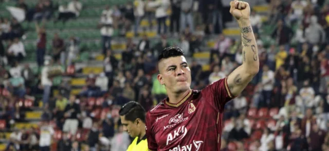 Michael Rangel, delantero de Tolima. / Foto: VizzorImage - Juan Torres