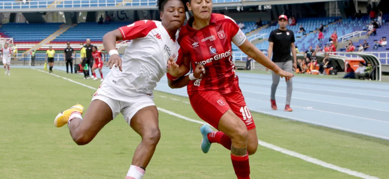 América y Santa Fe empataron 2-2. Foto: VizzorImage / Samir Rojas