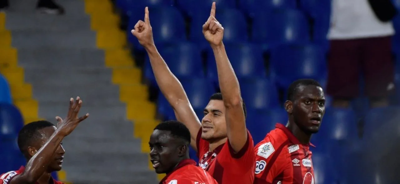 Carlos Sierra se reportó con doblete | Foto: VizzorImage / Gabriel Aponte