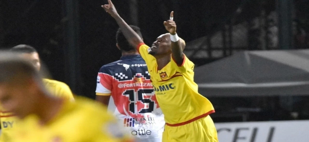 Triunfo de Bogotá -VizzorImage / Felipe Caicedo