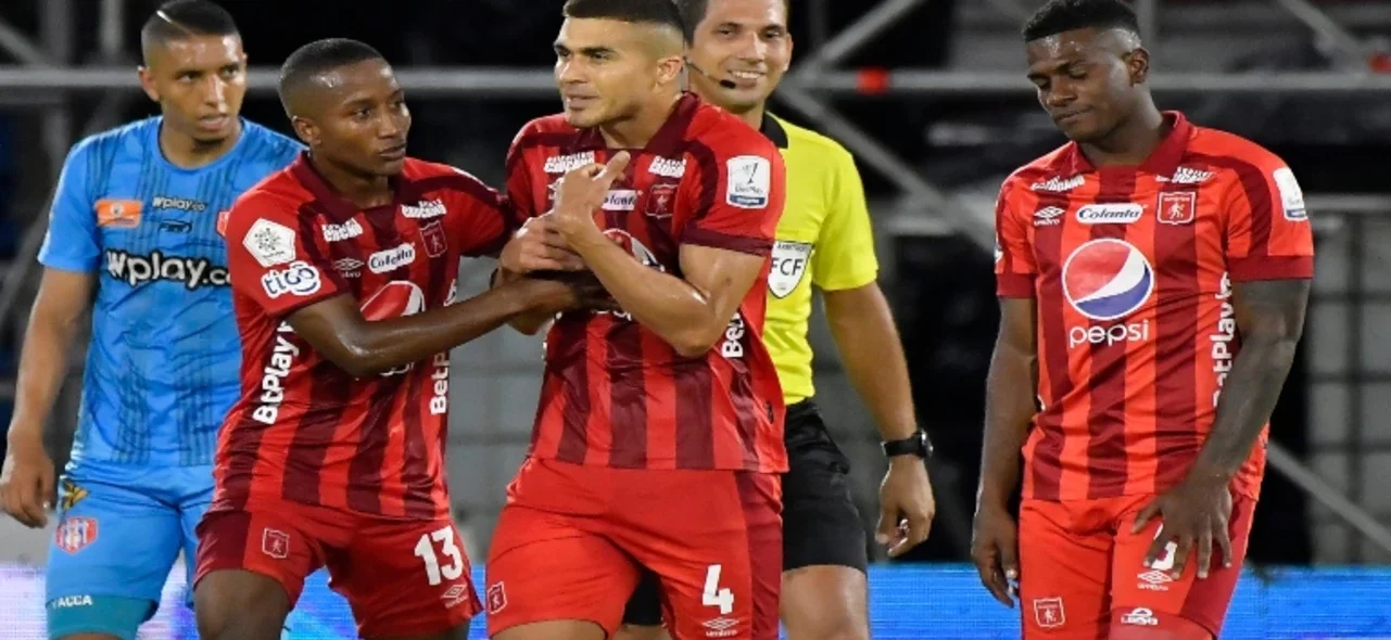 Victoria Escarlata -VizzorImage / Gabriel Aponte