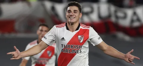 Julián Álvarez, uno de los protagonistas en el triunfo de River. Foto: AFP.