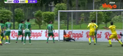 Antioquia 2-5 Santander