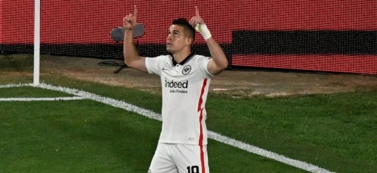 Rafael Santos Borré, campeón de la Europa League. / Foto: AFP