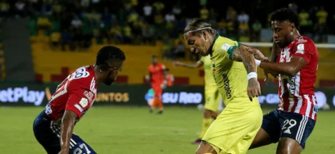 Dayro Moreno marcó en el triunfo de Bucaramanga. / Foto: VizzorImage - Jaime Moreno