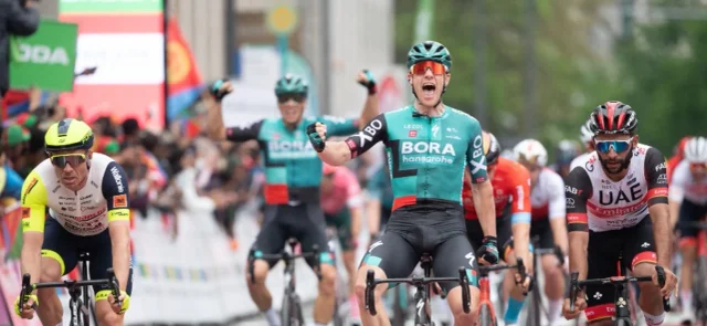 Fernando Gaviria, tercero en la etapa 3 / Foto AFP