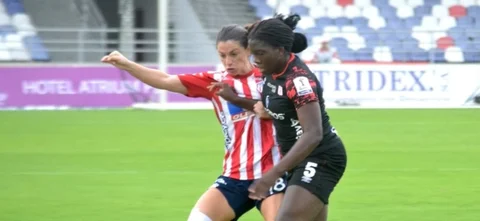América y Junior se enfrentan por la Liga Femenina. Foto: VizzorImage / Jesús Rico
