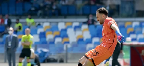 Ospina en juego con Nápoli / Foto AFP