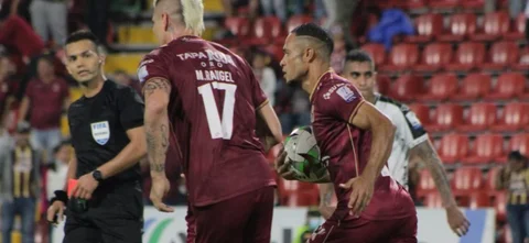 Empate entre Tolima y Envigado / VizzorImage