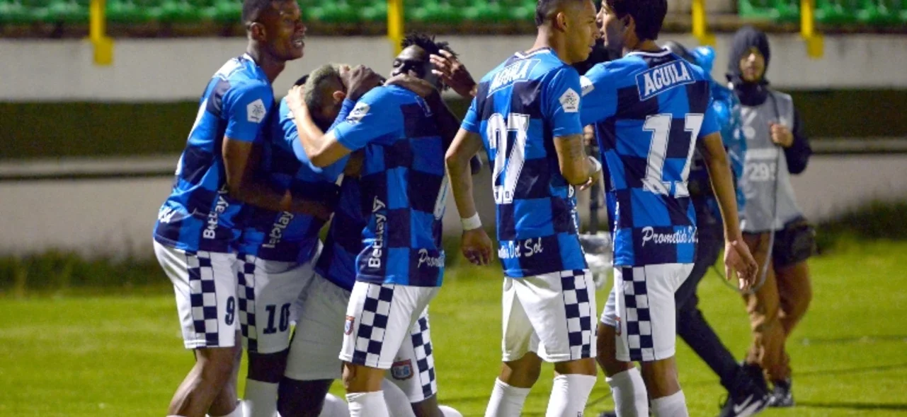 Victoria Ajedrezada- VizzorImage