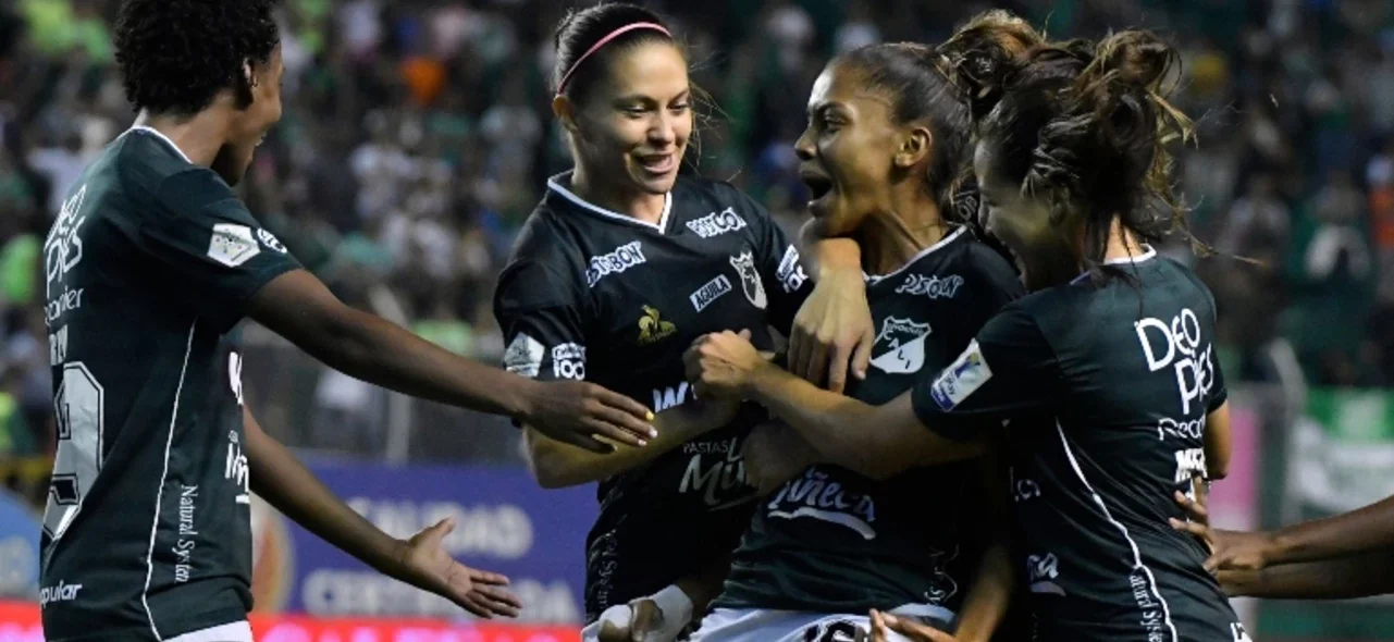 Las 'azucareras' derrotaron 2-1 a las 'escarlatas. - Foto: VizzorImage / Gabriel Aponte /