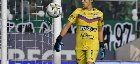 Castaño ahogó el grito de gol de América. / Foto: VizzorImage - Gabriel Aponte