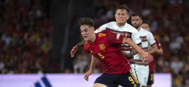 Gavi, figura de España/ AFP