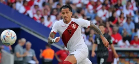 Gianluca Lapadula, figura de Perú/ AFP