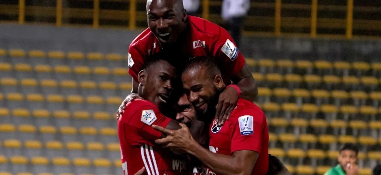 Victoria "poderosa" - VizzorImage / Felipe Caicedo