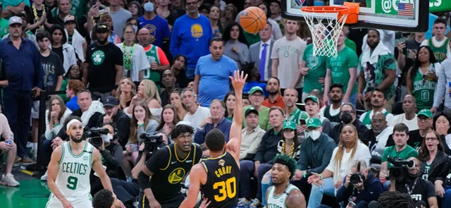 Curry, la figura del partido. Foto: AFP