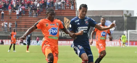 Envigado y Medellín empataron sin goles. Foto: VizzorImage / Luis Benavides
