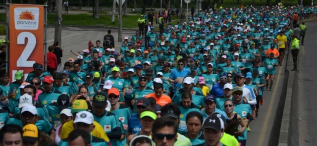 La media maratón de Bogotá tiene un promedio de más de 44.000 participantes al año.