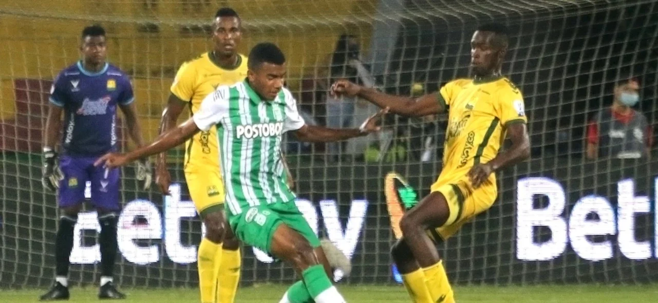 Nacional recibe a Bucaramanga por los cuadrangulares de la Liga BetPlay. Foto: VizzorImage / Jaime Moreno