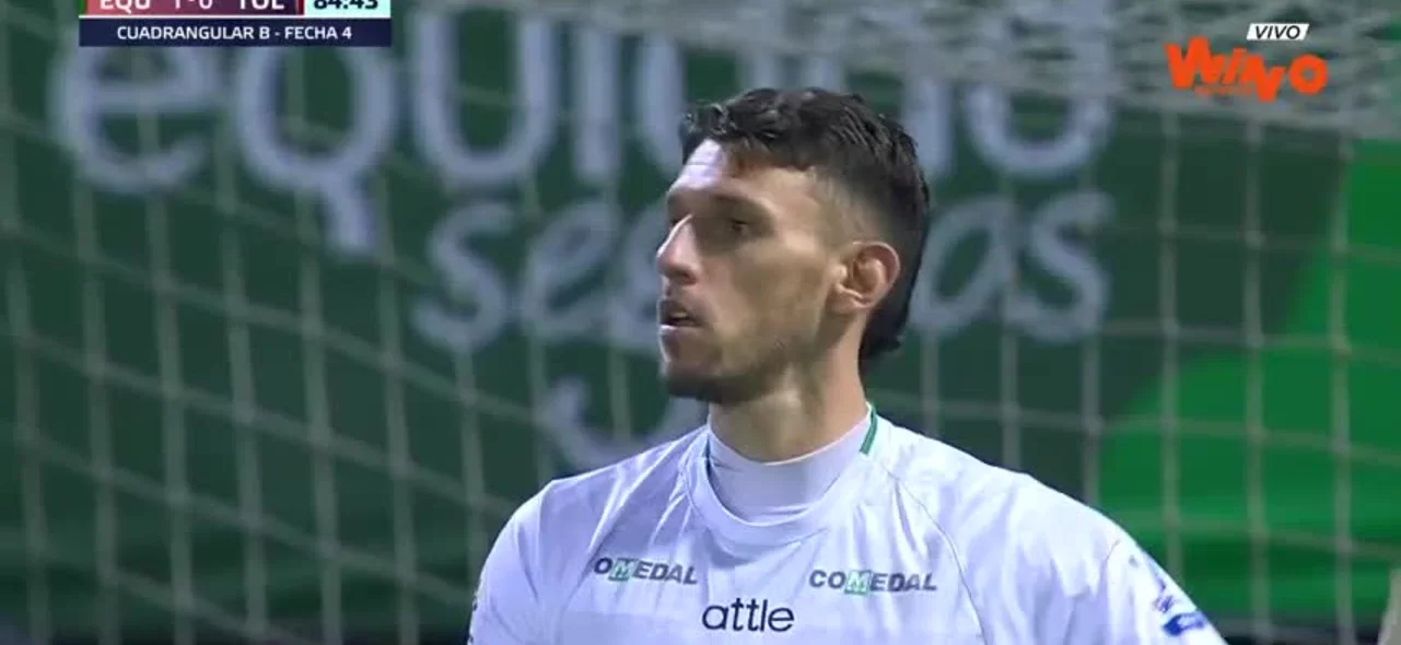 Ortega, con esta atajada, evitó el empate de Tolima