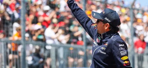 Sergio Peréz tuvo que retirarse del GP de Canadá - Foto: AFP