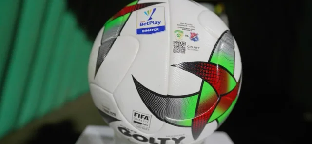 Premios a los campones de la Liga | Foto: VizzorImage / Andres Rot