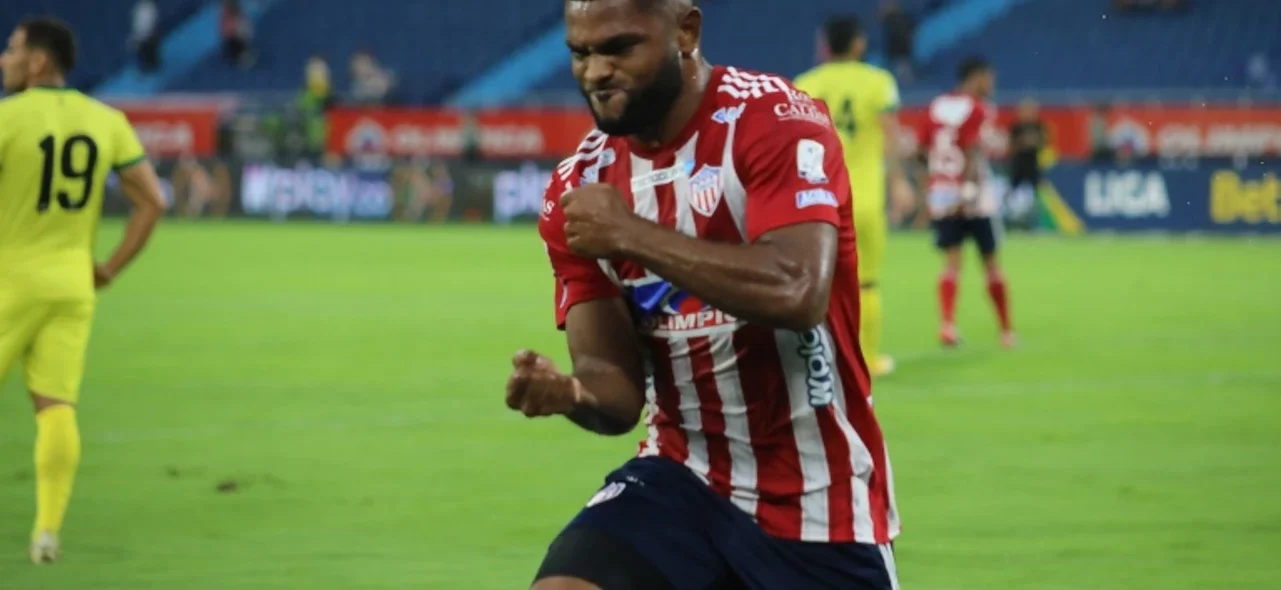 Miguel Ángel Borja anotó el gol al minuto 14. / Foto: VizzorImage - Jairo Cassiani