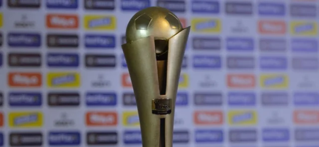 El nuevo trofeo para el campeón de la Liga Femenina. / Foto: VizzorImage - Gabriel Aponte