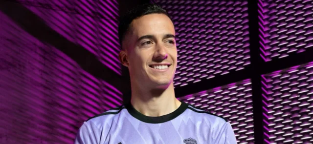 El morado es el color de la segunda camiseta de Real Madrid. / Foto: Real Madrid.