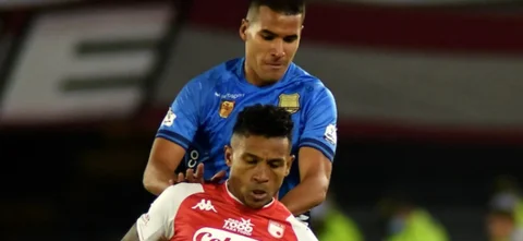 Santa Fe busca su primera victoria en las primeras fechas de la liga. / Foto: VizzorImage - Luis Ramirez