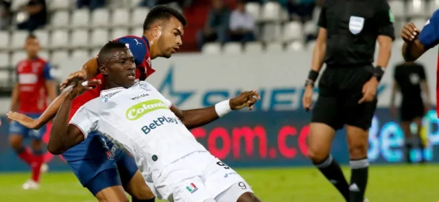 Meder García vs. Juan Guillermo Arboleda - Foto: VizzorImage/John Jairo Bonilla