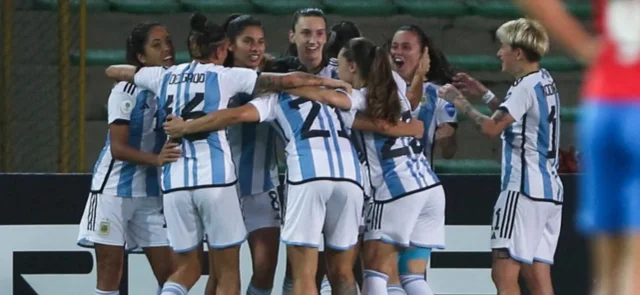 Argentina celebra su clasificación al Mundial / AFP