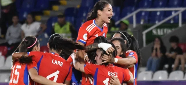 Chile se mantiene con vida en el Grupo A de la Copa América Femenina. / Foto: VizzorImage - Luis Ramirez