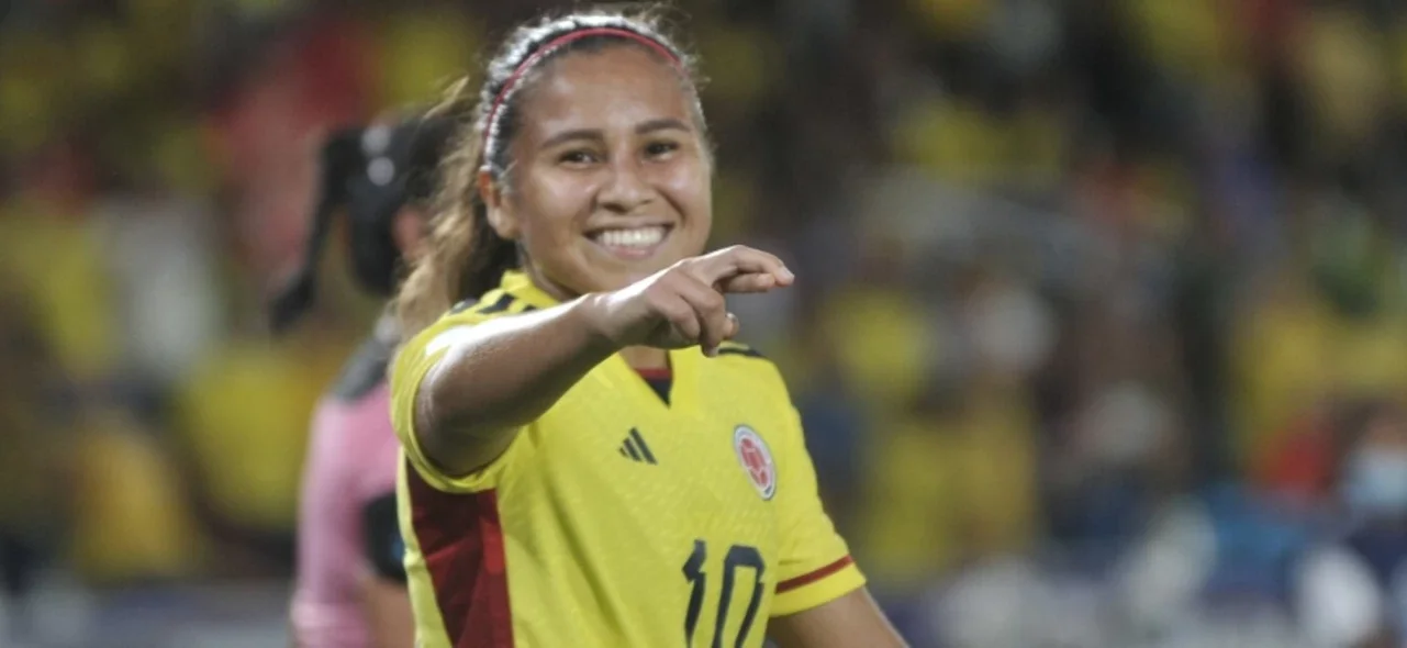 Leicy Santos tuvo siete remates en la victoria ante Ecuador. / Foto: VizzorImage - Luis Ramirez