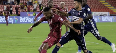 Tolima e Independiente Medellín se enfrentan por la Copa BetPlay. Foto: VizzorImage / Juan Torres