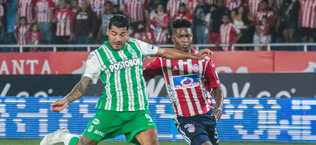 Junior y Nacional se enfrentan por la Copa BetPlay. Foto: VizzorImage / Jesus Rico